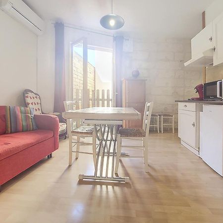 Studio Climatise Corps Saints Apartment Avignon Bagian luar foto