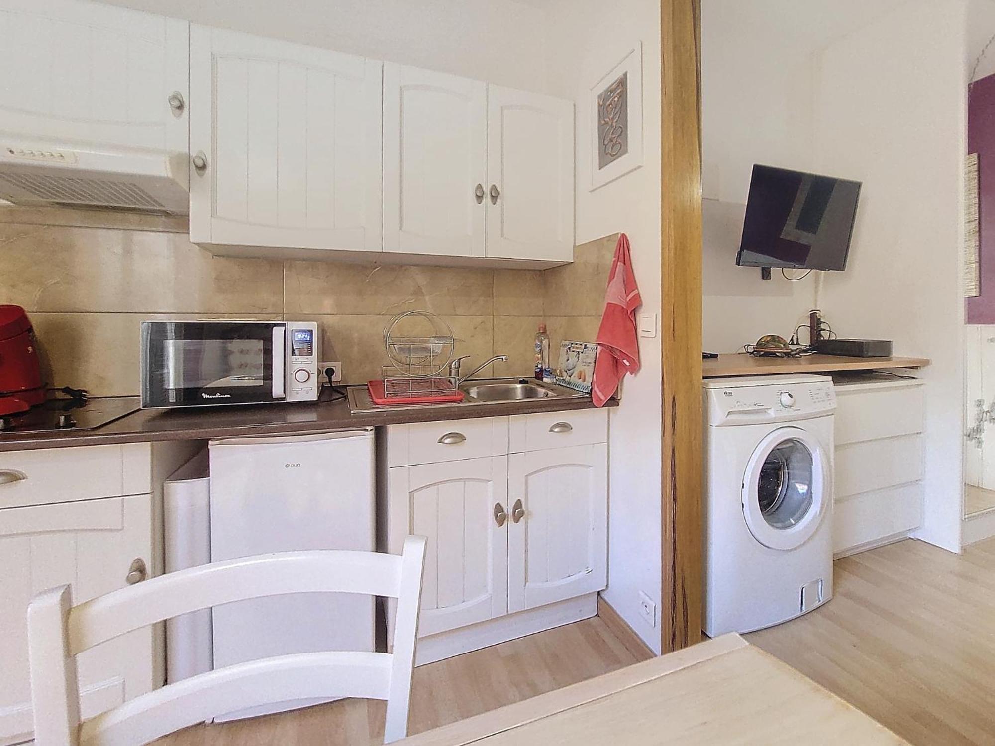 Studio Climatise Corps Saints Apartment Avignon Bagian luar foto