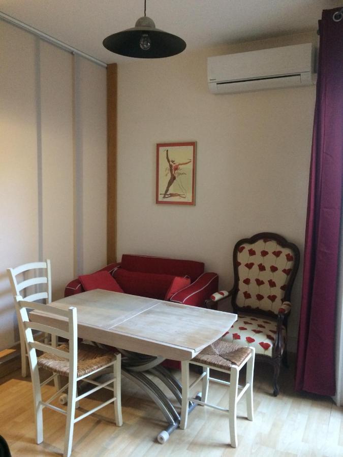 Studio Climatise Corps Saints Apartment Avignon Bagian luar foto